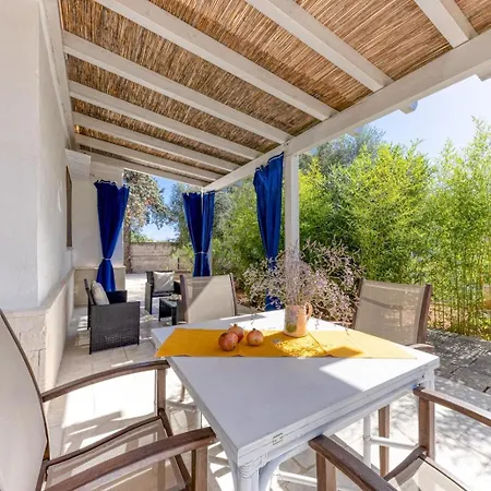 Masseria Prisuti Alloggio per agriturismo Punta Prosciutto